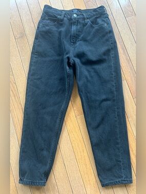 NWOT Gap Denim Mom Jeans